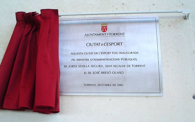 Grabado de placas conmemorativas